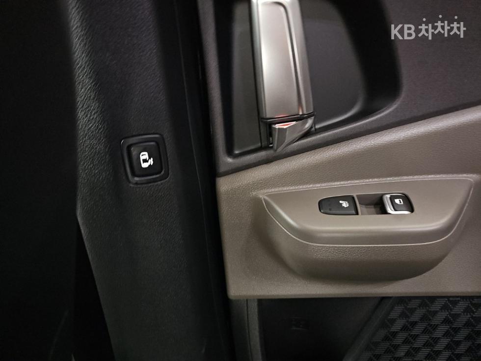Kia Carnival — miniaturë 14