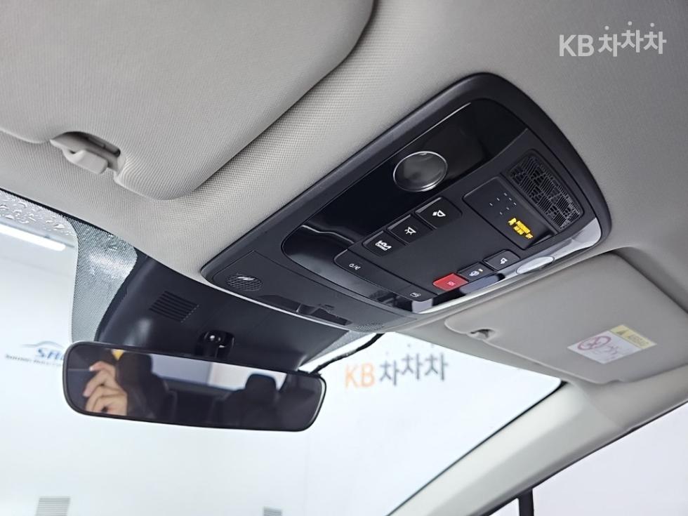 Kia Carnival — miniaturë 17
