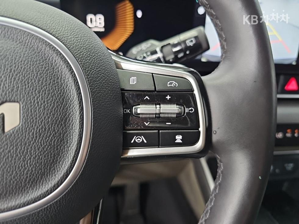 Kia Carnival — miniaturë 18