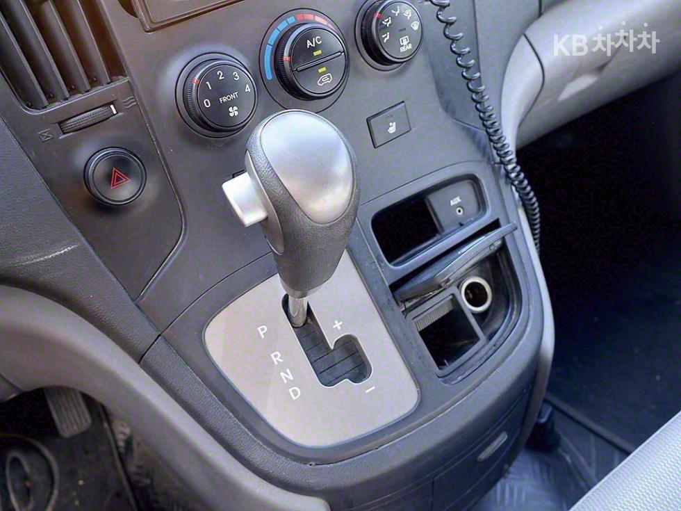Hyundai Starex — miniaturë 7