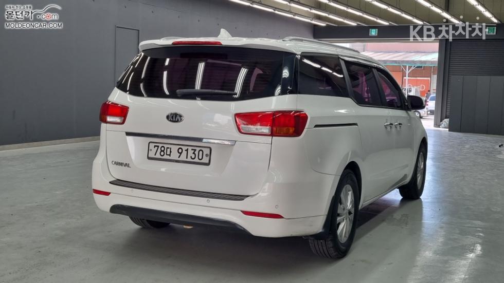 Kia Carnival — miniaturë 2