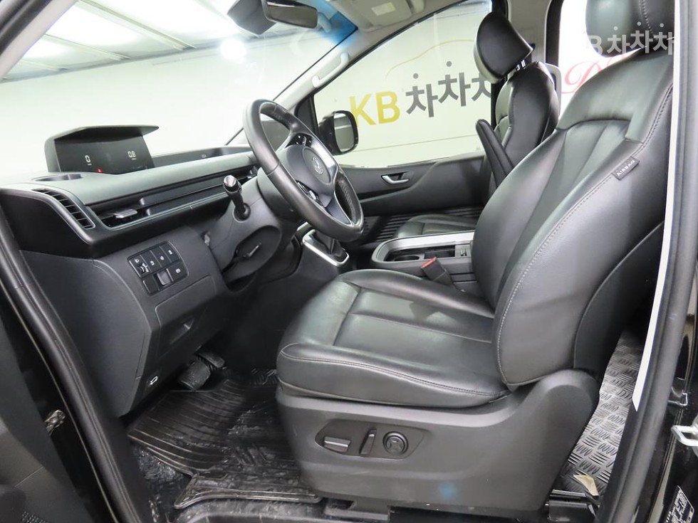 Hyundai Staria — miniaturë 6