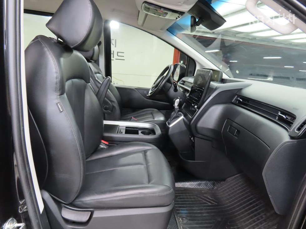 Hyundai Staria — miniaturë 7