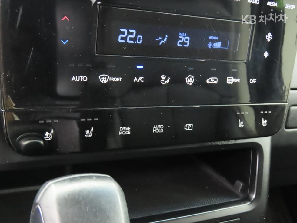 Hyundai Staria — miniaturë 12