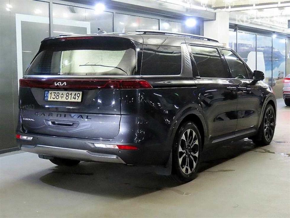 Kia Carnival — miniaturë 4