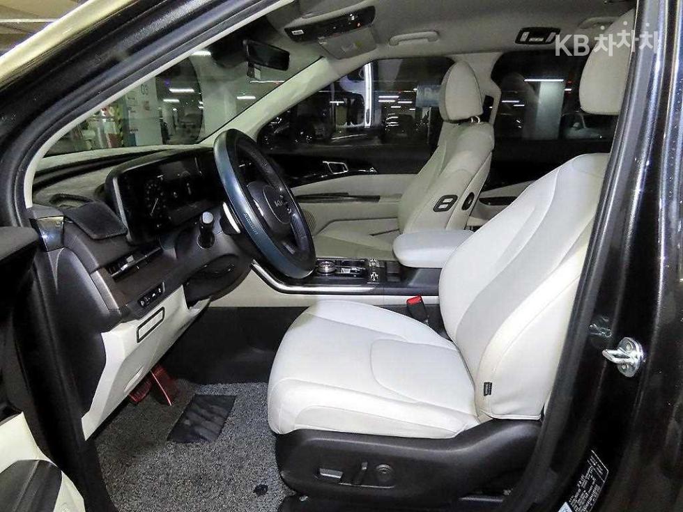Kia Carnival — miniaturë 6