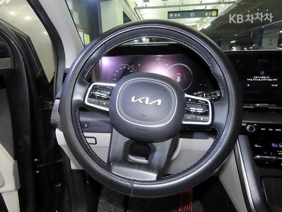 Kia Carnival — miniaturë 8