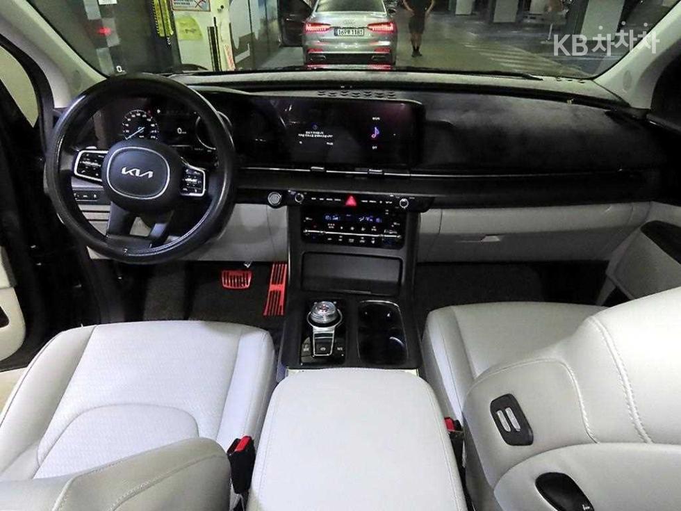 Kia Carnival — miniaturë 10