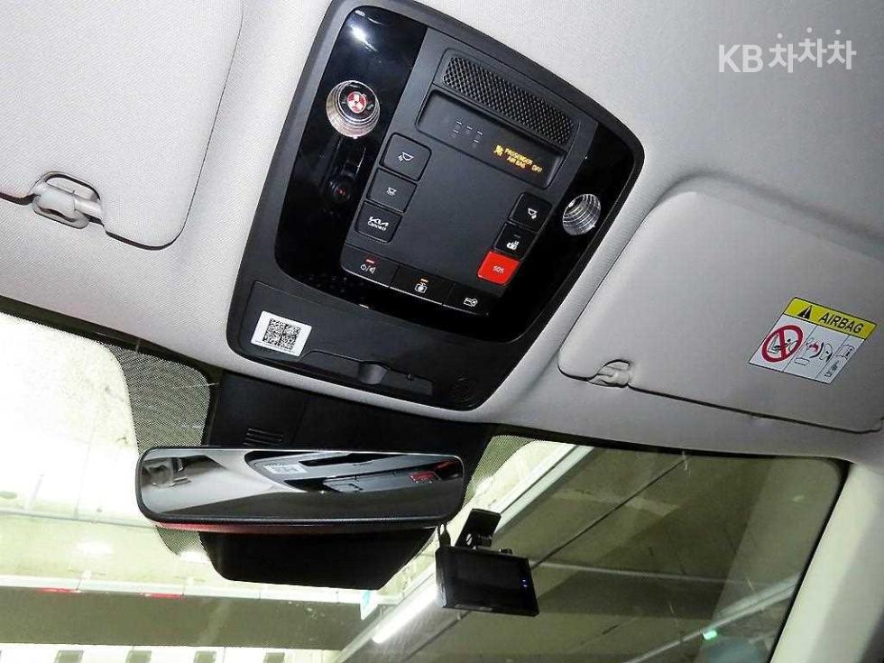 Kia Carnival — miniaturë 15