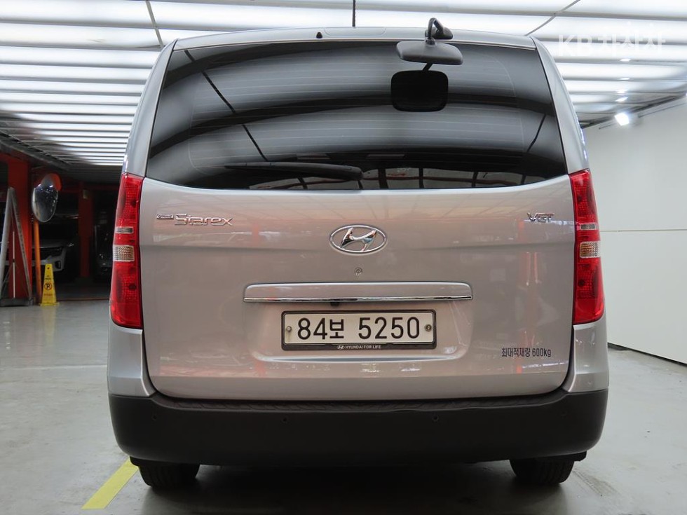 Hyundai Starex — miniaturë 3