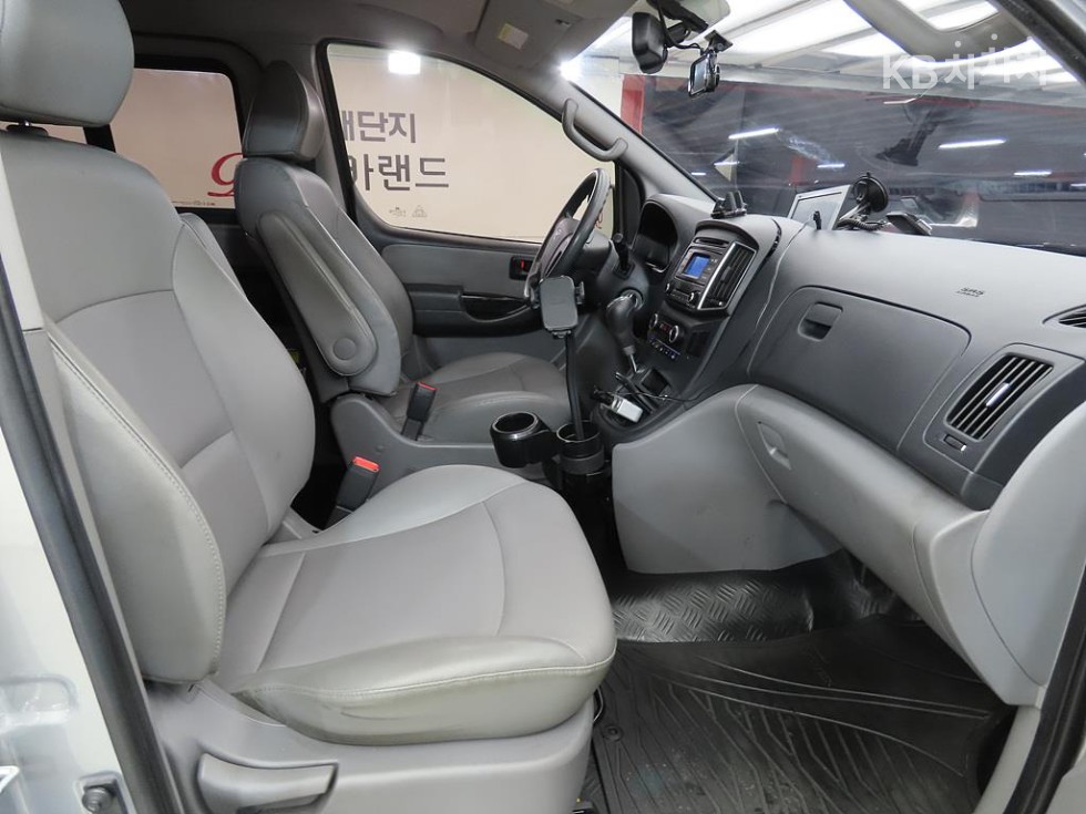 Hyundai Starex — miniaturë 5