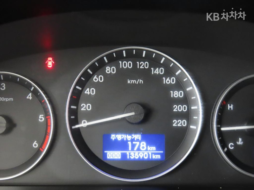 Hyundai Starex — miniaturë 8