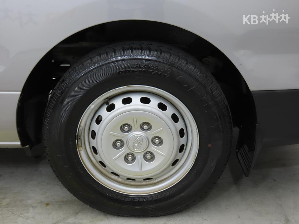 Hyundai Starex — miniaturë 18