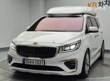 Kia Carnival 9-Seater Hi-Limousine Prestige Hiroof — foto 1