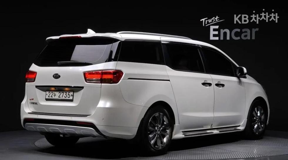 Kia Carnival — miniaturë 2