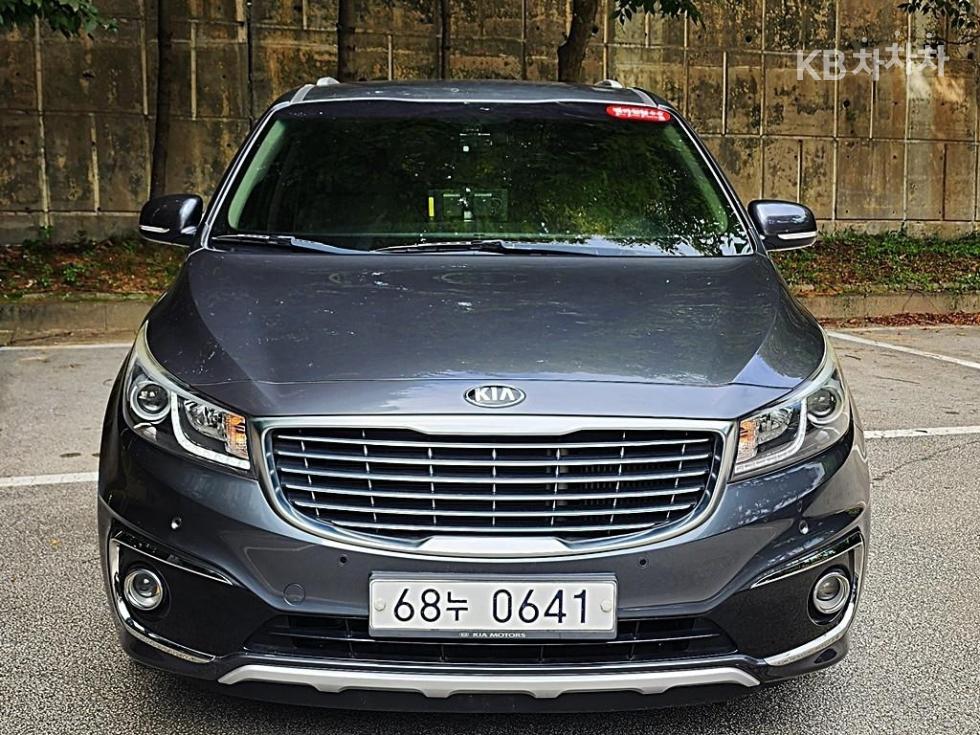 Kia Carnival — miniaturë 2