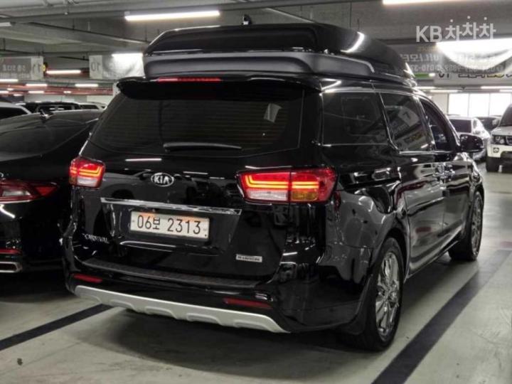 Kia Carnival — miniaturë 4