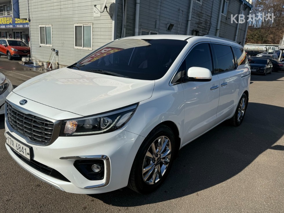 Kia Carnival — miniaturë 2