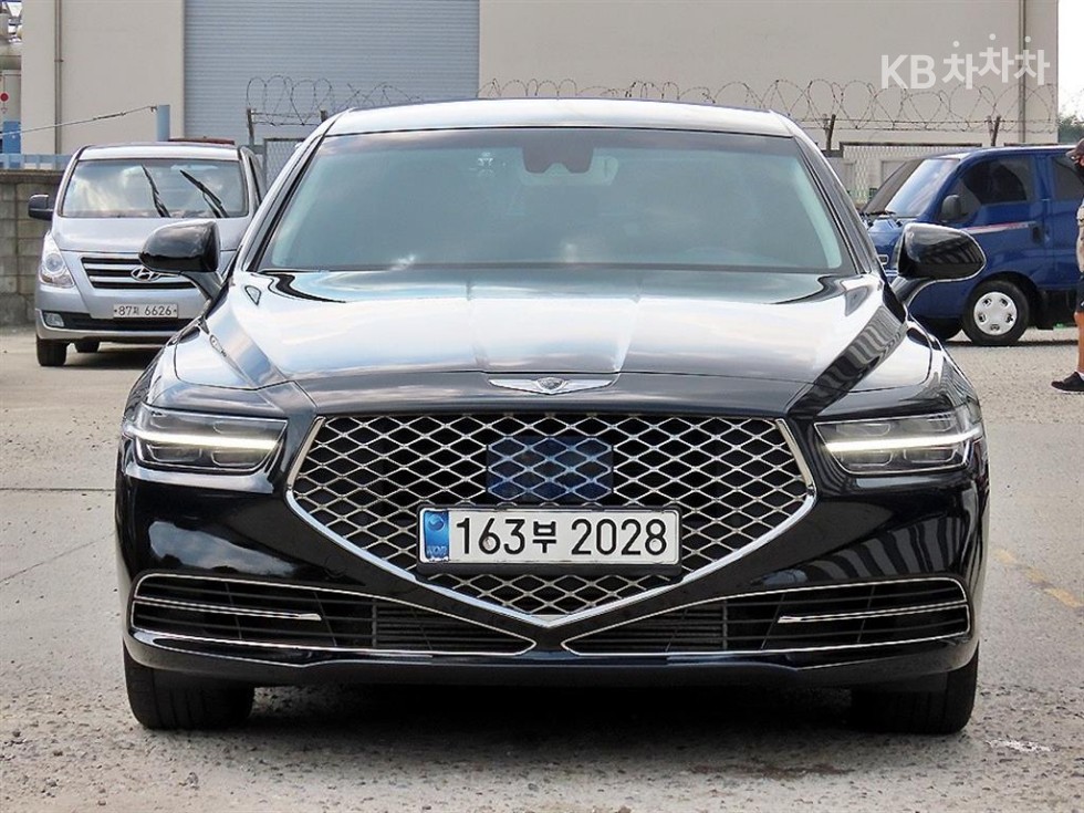 Genesis G90
