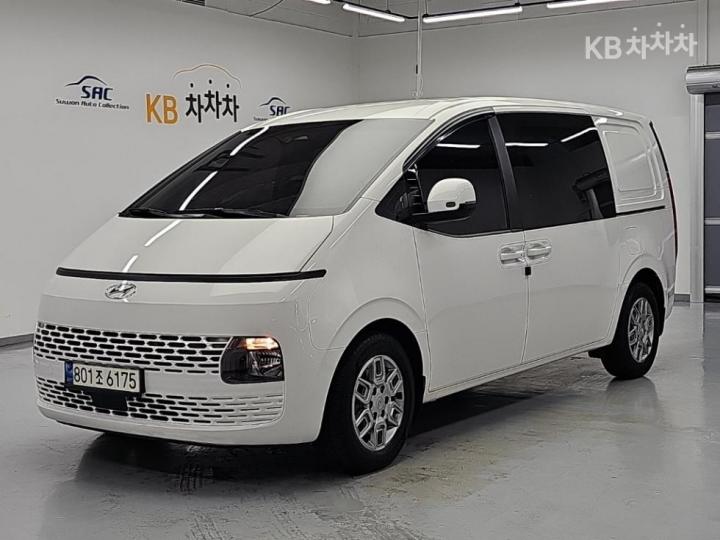 Hyundai Staria Cargo 5-Seater Modern — foto 1
