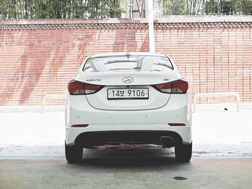 Hyundai Avante — miniaturë 4