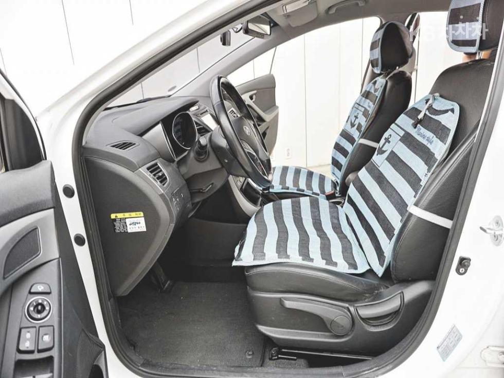 Hyundai Avante — miniaturë 5