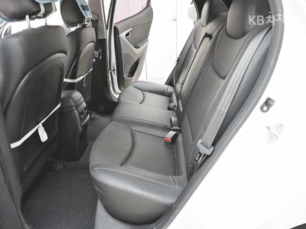 Hyundai Avante — miniaturë 6