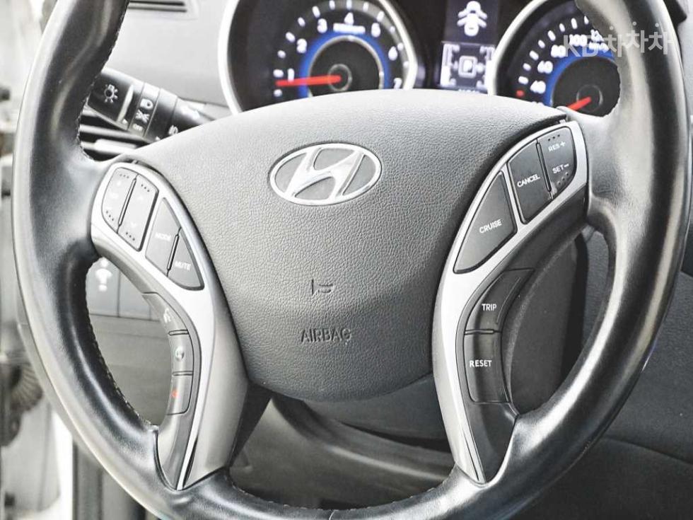 Hyundai Avante — miniaturë 8