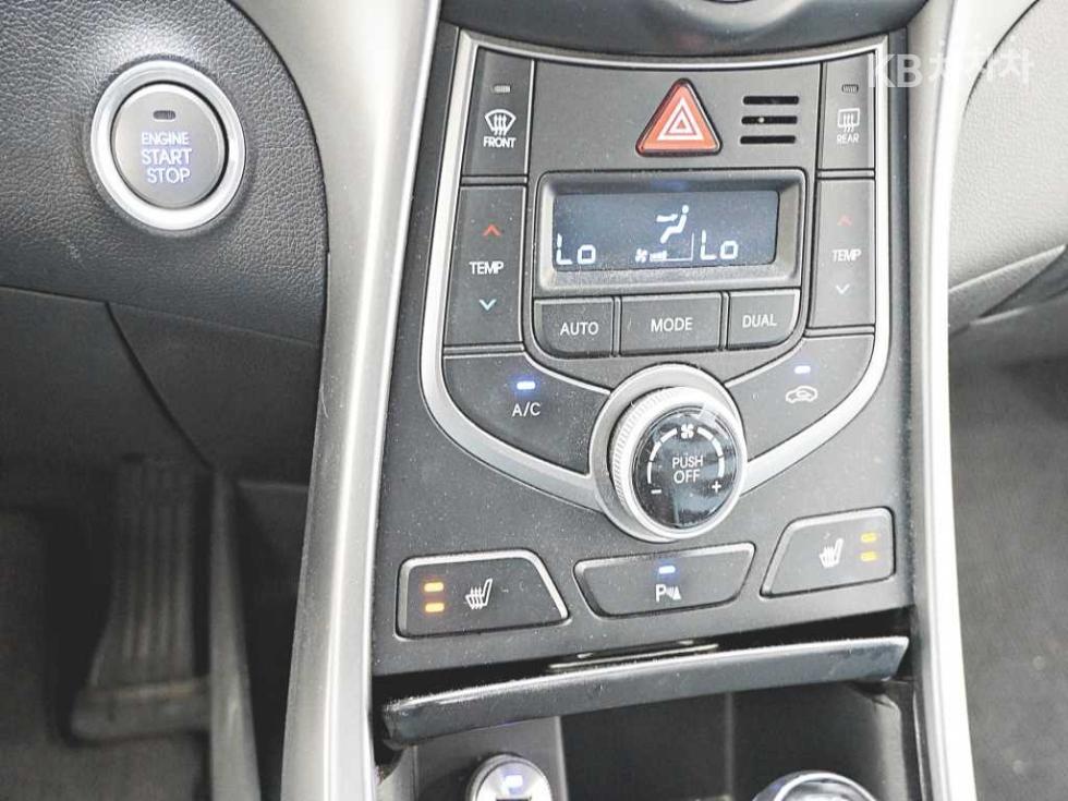 Hyundai Avante — miniaturë 13