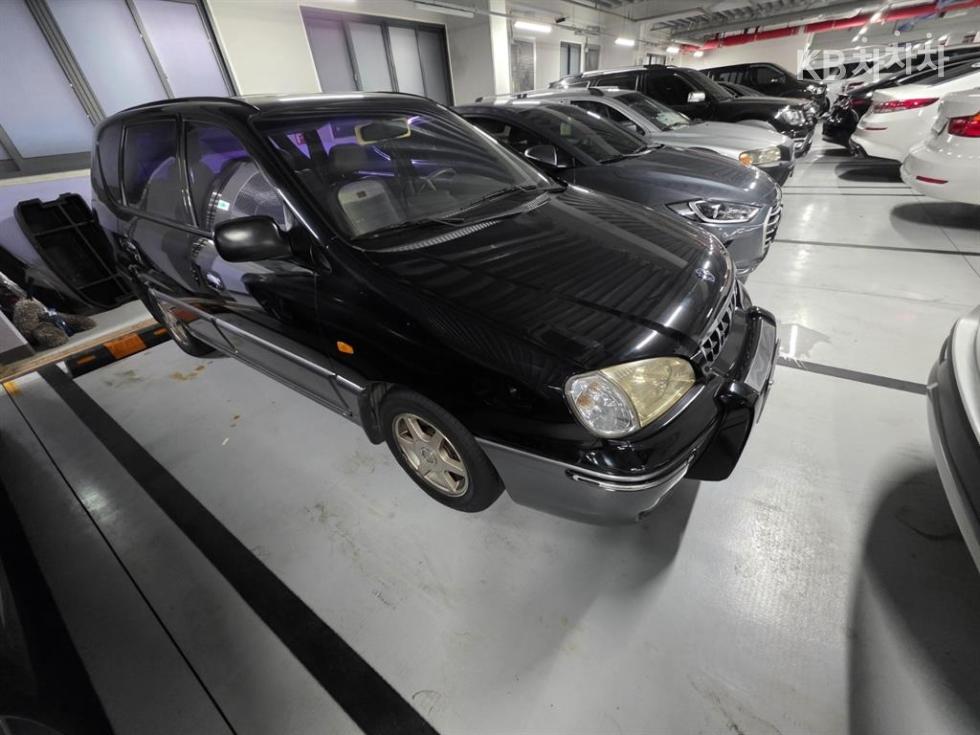 Kia Carens — miniaturë 6