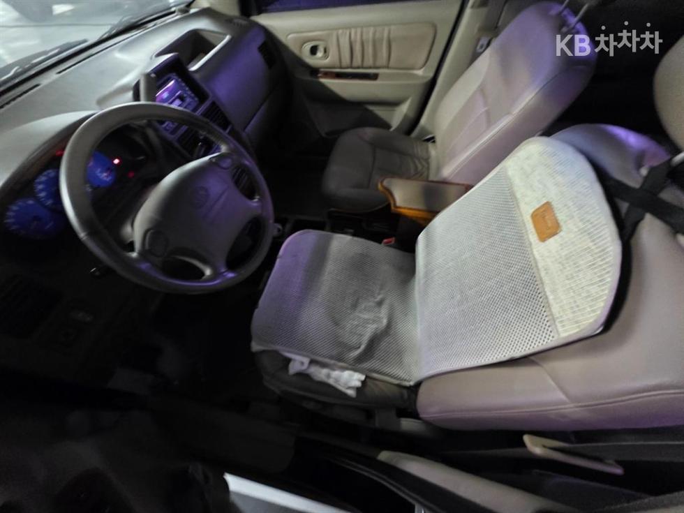 Kia Carens — miniaturë 9