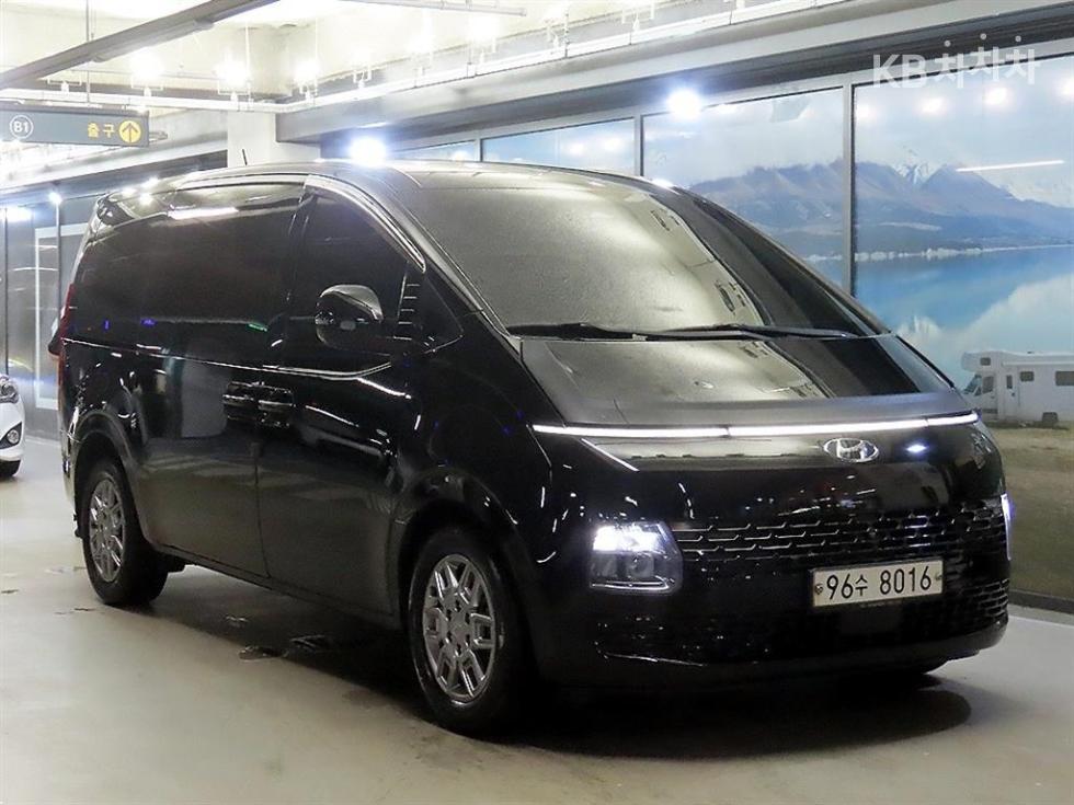 Hyundai Staria