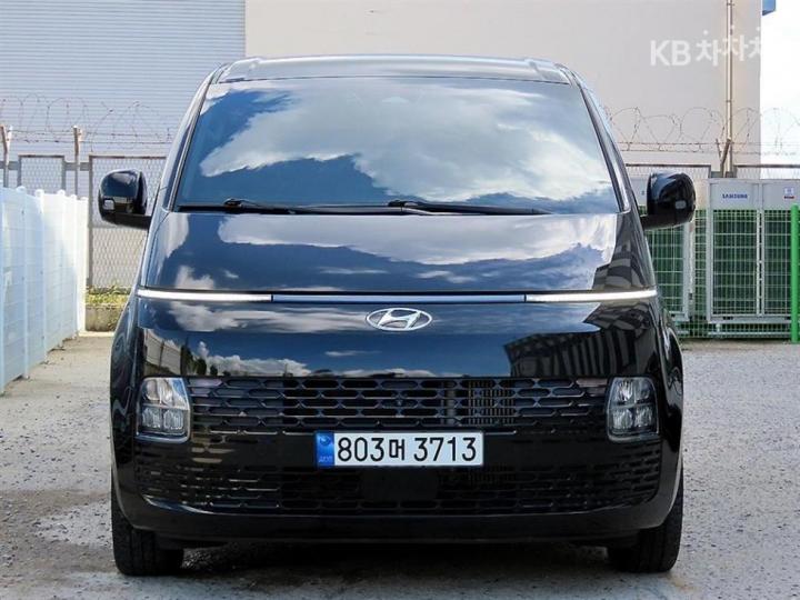 Hyundai Staria Cargo 3-Seater Modern — foto 1