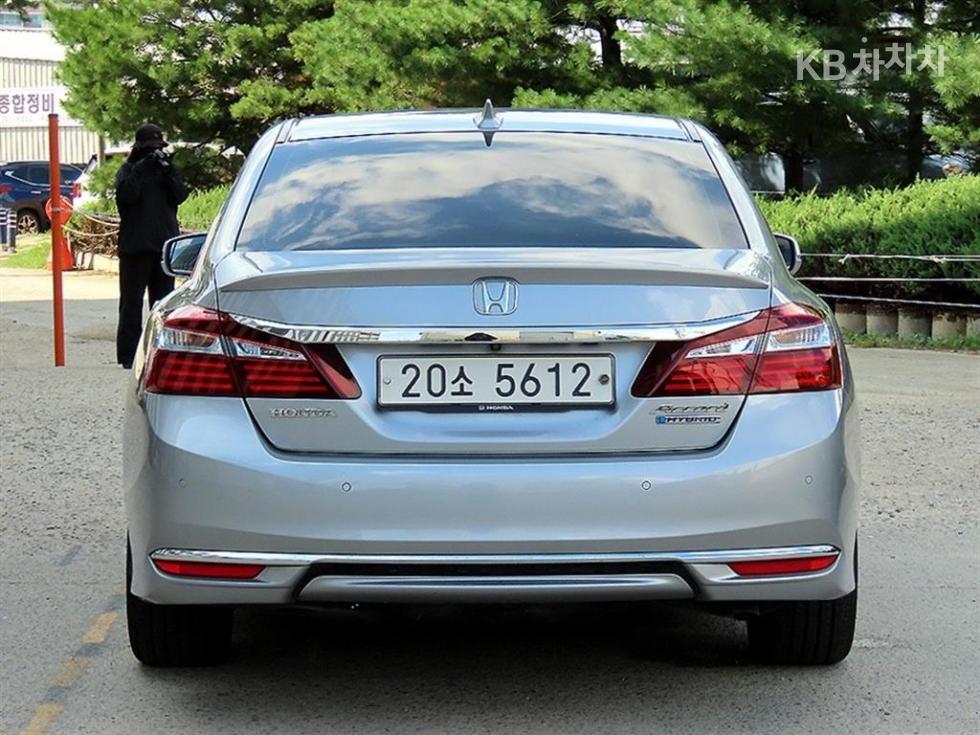 Honda Accord — miniaturë 4