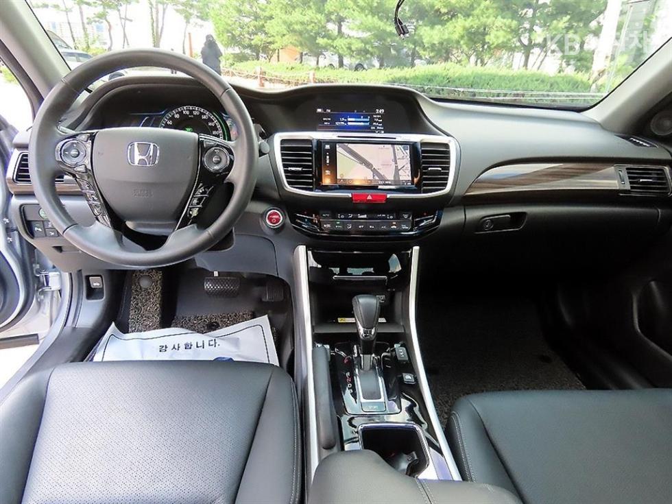 Honda Accord — miniaturë 7