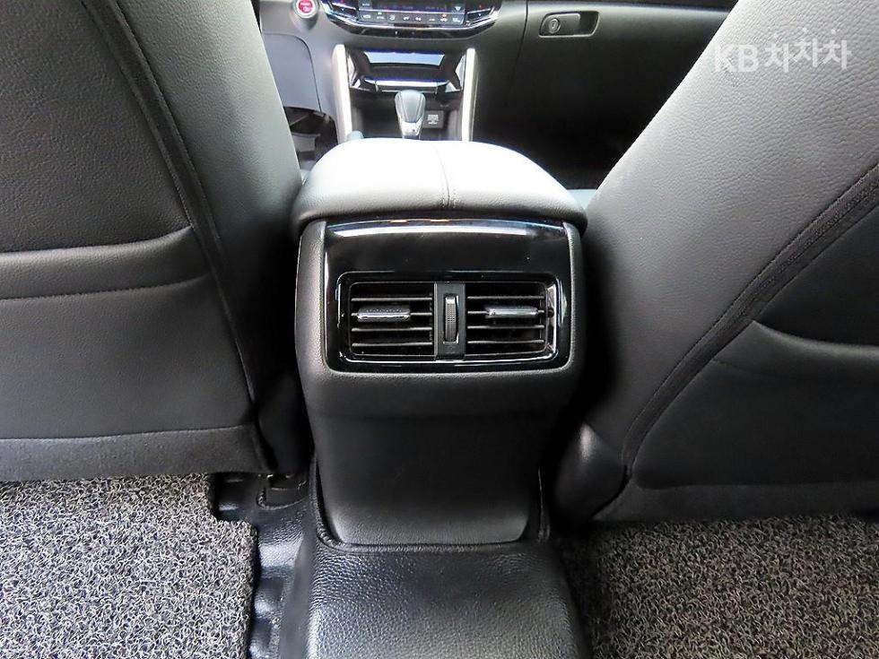 Honda Accord — miniaturë 17