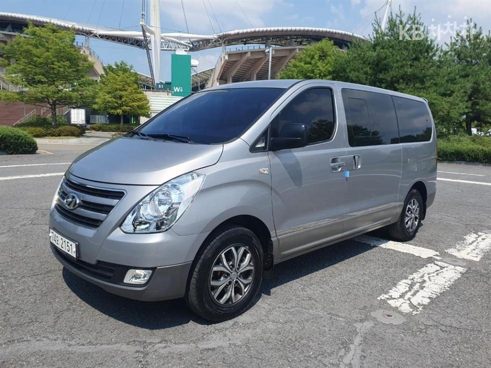 Hyundai Starex 12인승 왜건 CVX 4WD 모던스페셜 — foto 1