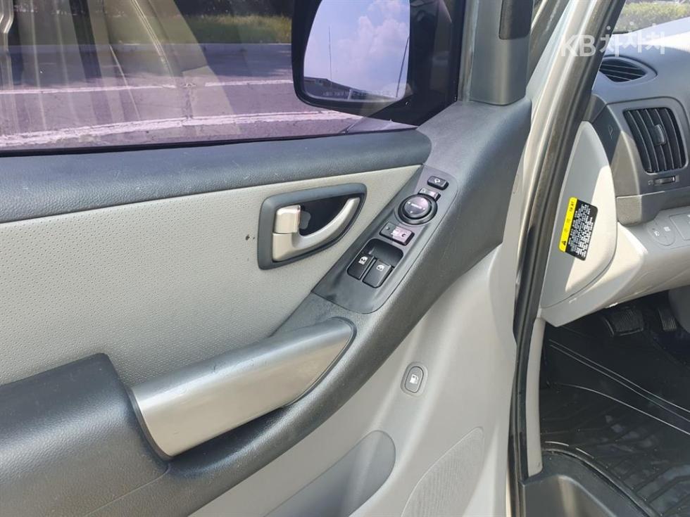Hyundai Starex — miniaturë 8