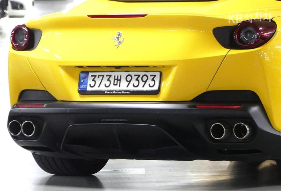 Ferrari Portofino — miniaturë 17