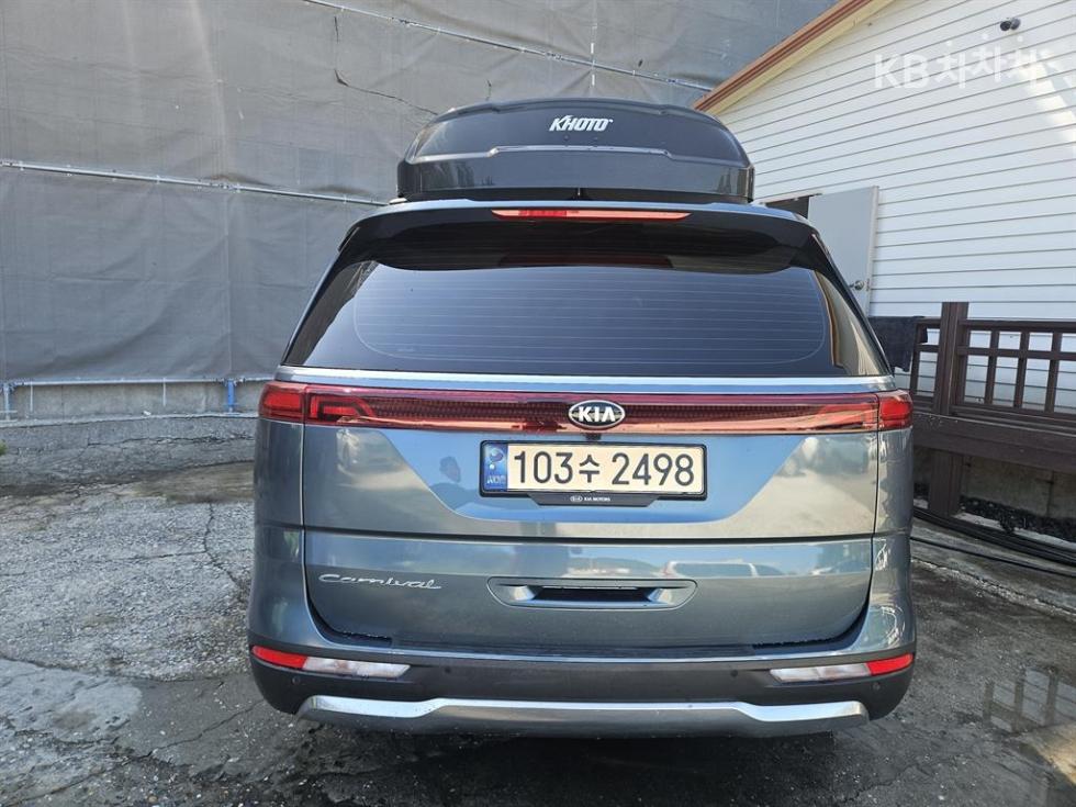 Kia Carnival — miniaturë 5
