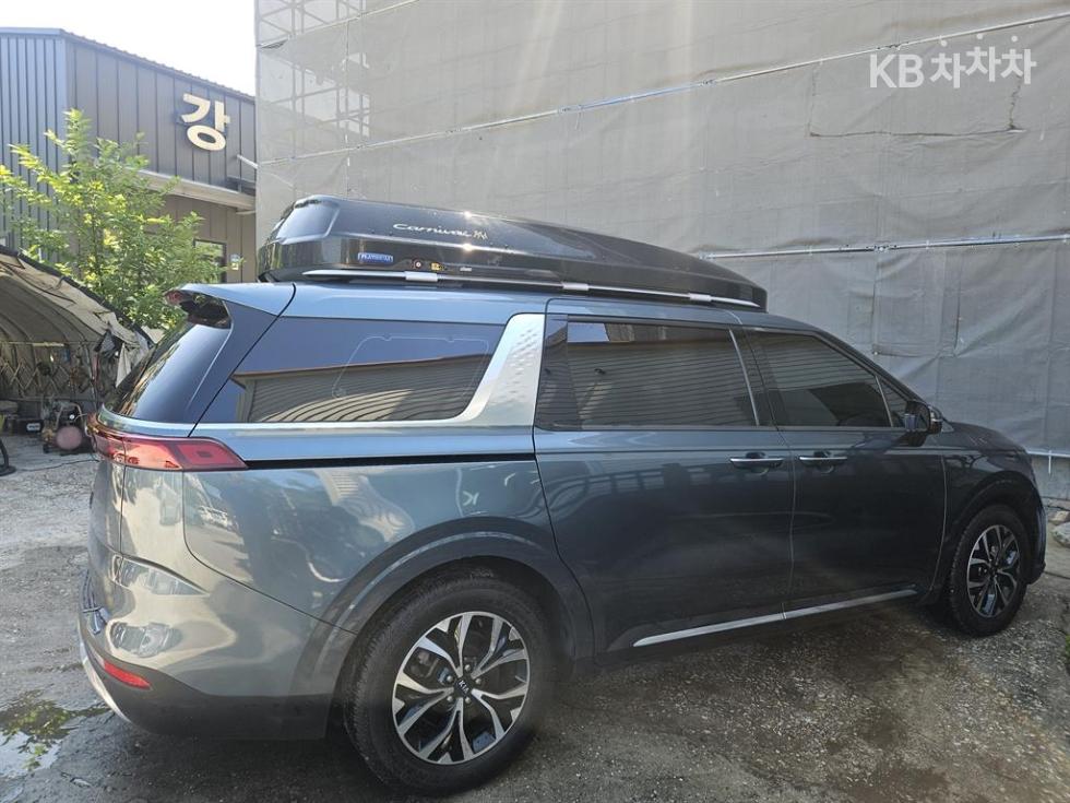 Kia Carnival — miniaturë 6