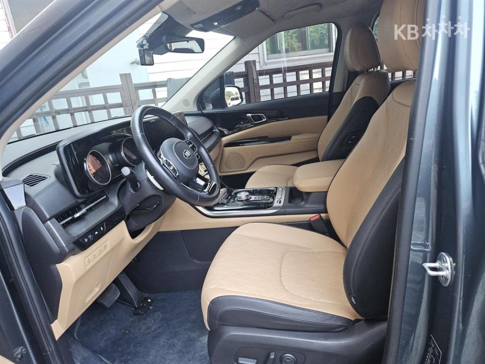 Kia Carnival — miniaturë 9