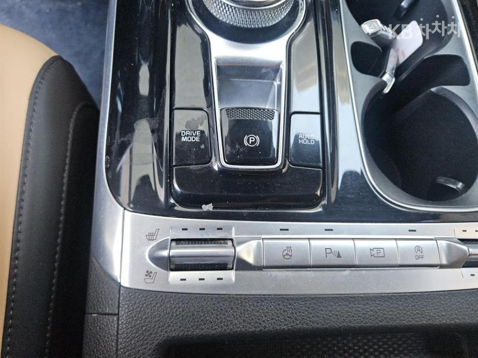 Kia Carnival — miniaturë 13