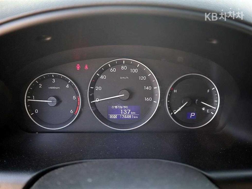 Hyundai Starex — miniaturë 10