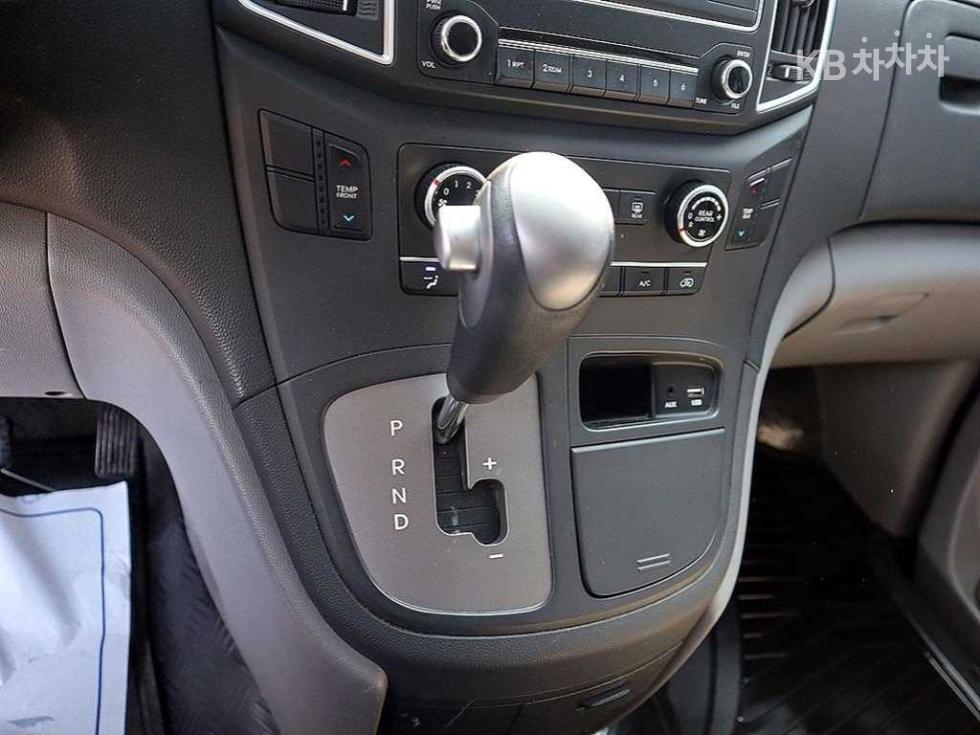 Hyundai Starex — miniaturë 13