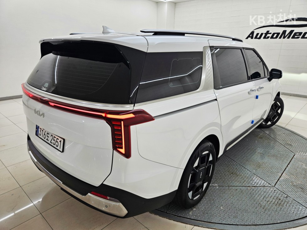 Kia Carnival — miniaturë 3