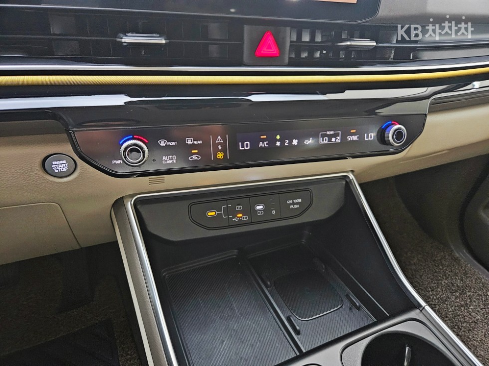 Kia Carnival — miniaturë 11