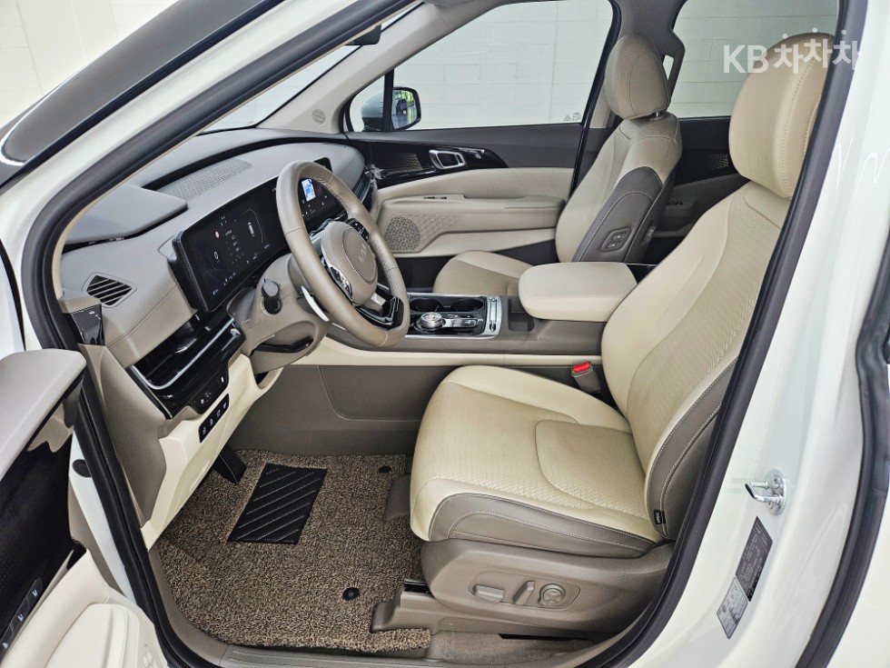 Kia Carnival — miniaturë 15