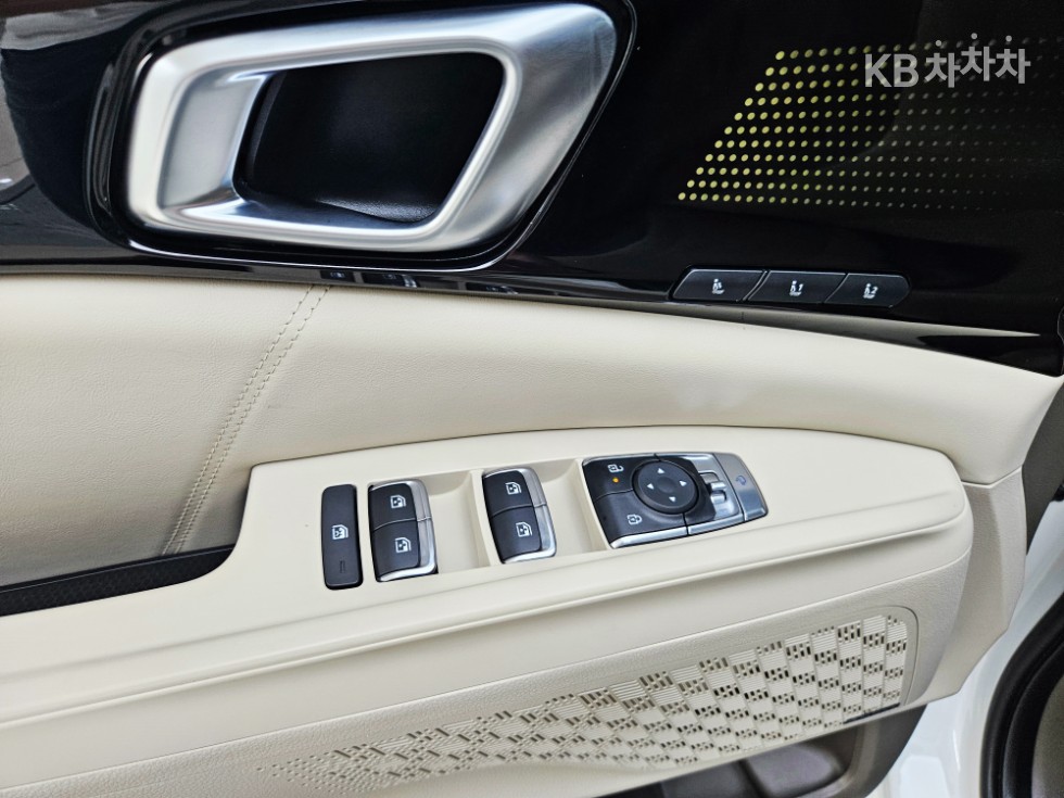 Kia Carnival — miniaturë 17
