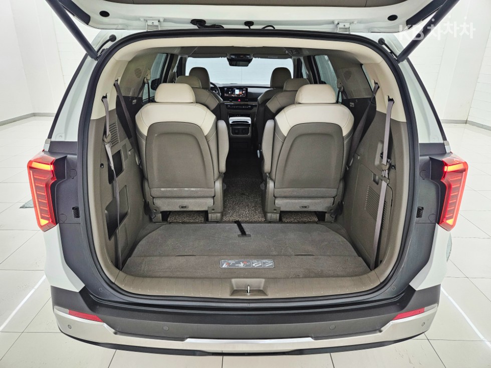 Kia Carnival — miniaturë 24